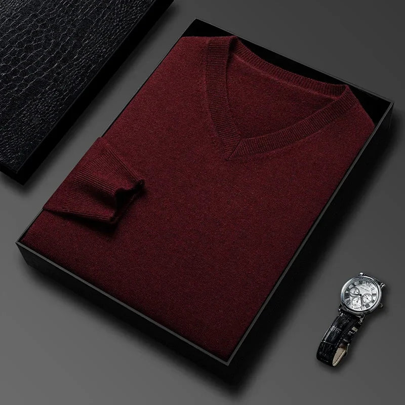 Men's V-Neck Sweater in Fine Knit, Long Sleeve | Savoni - Red