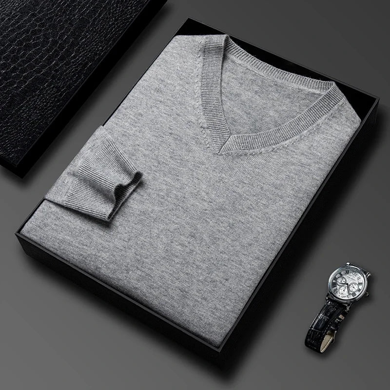 Men's V-Neck Sweater in Fine Knit, Long Sleeve | Savoni - Gray