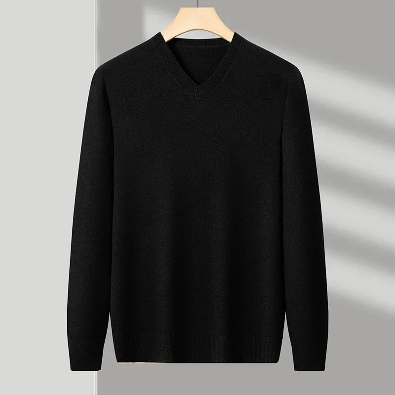Men's V-Neck Sweater in Fine Knit, Long Sleeve | Savoni