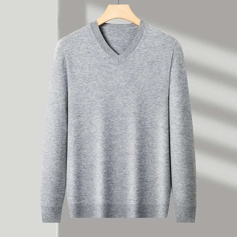 Men's V-Neck Sweater in Fine Knit, Long Sleeve | Savoni