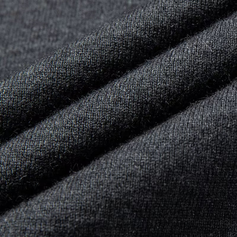 Men's V-Neck Sweater in Fine Knit, Long Sleeve | Savoni